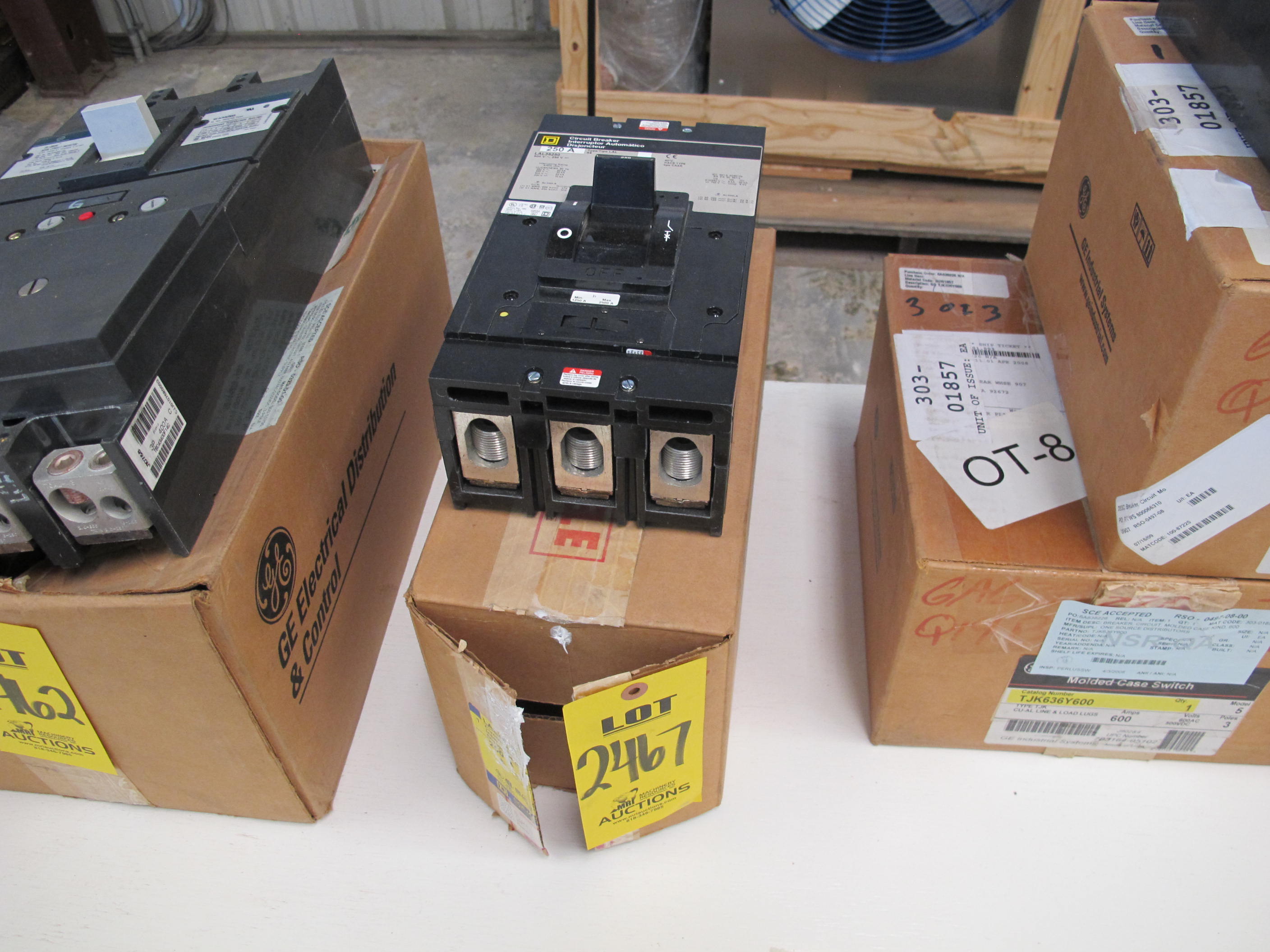 BREAKER, CIRCUIT TYPE, 250 AMP RATING, 600VAC/250VDC VOLT RATING, 3 POLE, THERMAL-MAGNETIC KIND. MOLDED CASE, ADJUSTABLE INSTANTANEOUS TRIP, 22KA INTERRUPT CURRENT AT 600VAC, PART # LAL36250 (W-44) LOADING & HANDLING FEE $5-